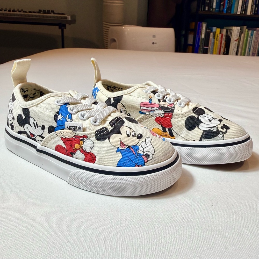 VANS x Disney Mickey’s Birthday Sneakers Boys 8 Girls 90th Anniversary Shoes